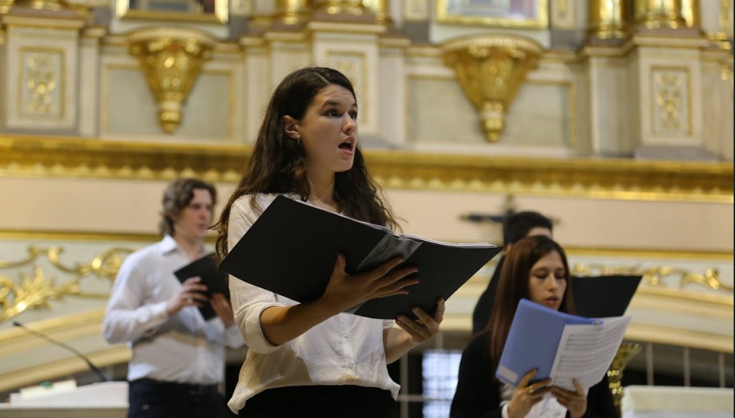 Coro Juvenil Municipal en Festival Papá Mundial

