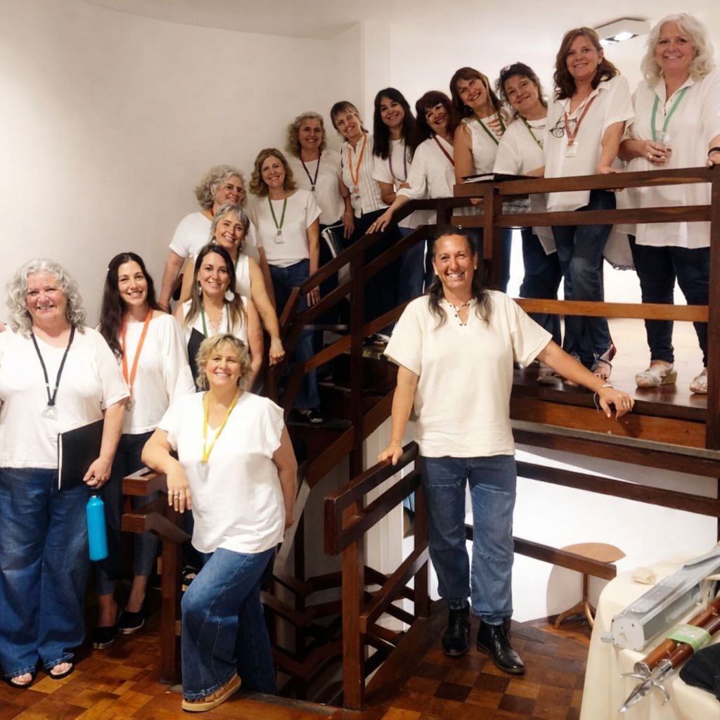 Grupo Vocal Femenino Senderos desde el pie
