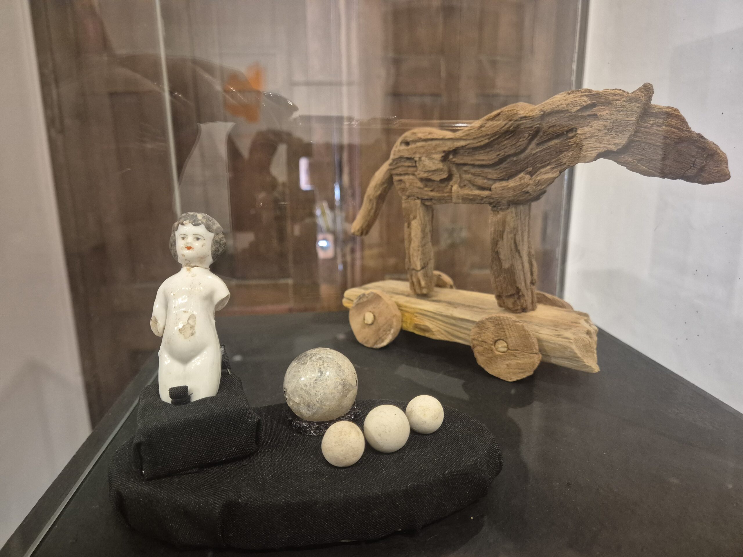 Muestra “El exilio de los Dioses” en MUCI
