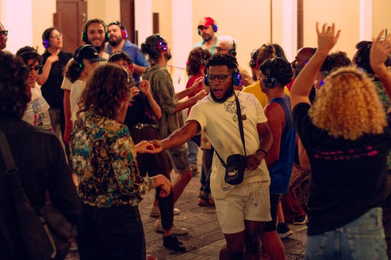 Festi Menos Dos.
Bailemos…que se acaba el mundo.
