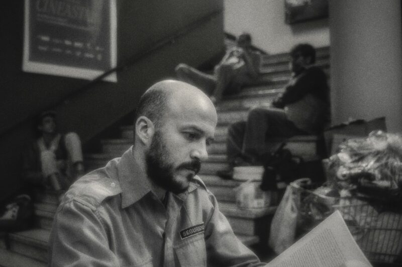 Funciones Extraordinarias
La noche está marchándose ya
