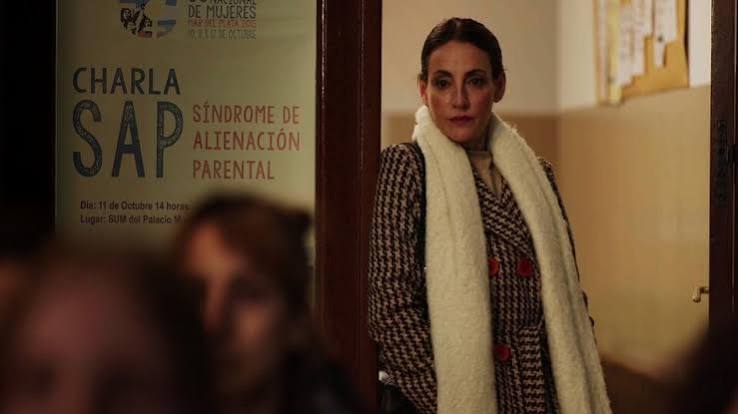 Proyección de “Algo incorrecto”

