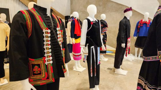 Armado Muestra de Trajes (8)